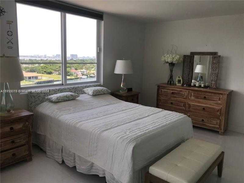 Small Image of 5005 COLLINS AVE #1108, Miami Beach Number 12