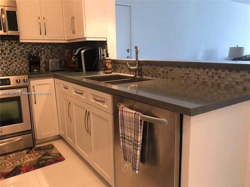 Small Image of 5005 COLLINS AVE #1108, Miami Beach Number 5