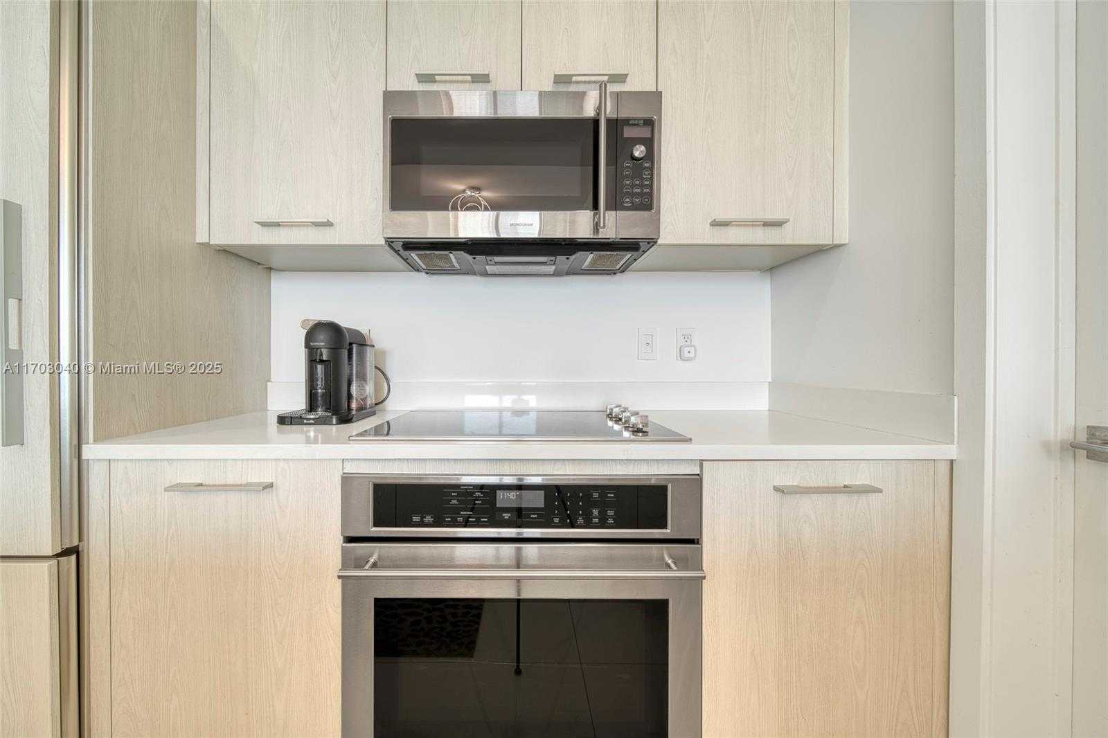 Small Image of 45 SOUTH WEST 9TH ST #LPH 4504, Miami Number 10