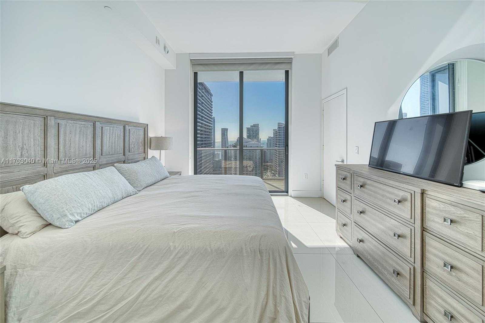 Small Image of 45 SOUTH WEST 9TH ST #LPH 4504, Miami Number 17