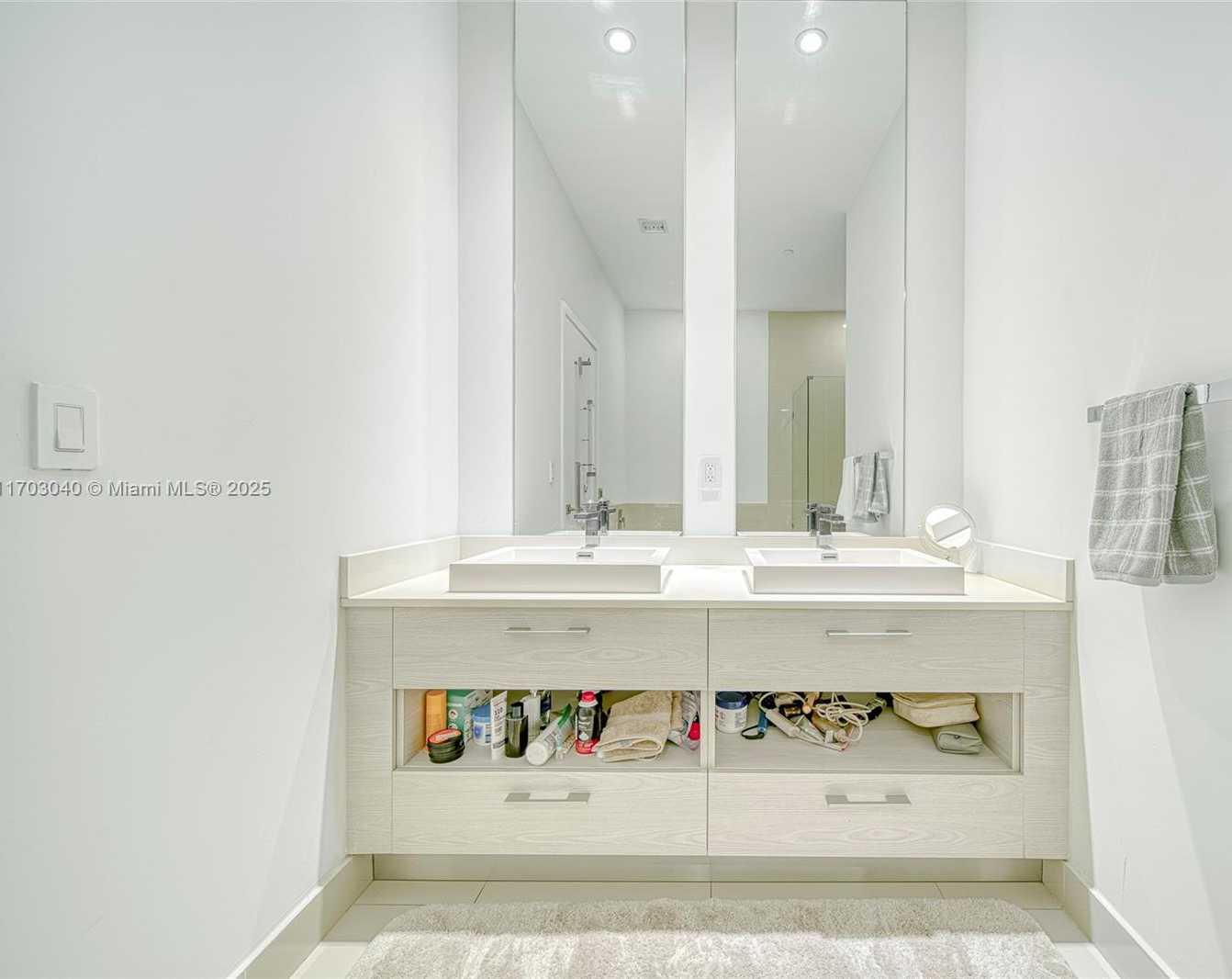 Small Image of 45 SOUTH WEST 9TH ST #LPH 4504, Miami Number 19