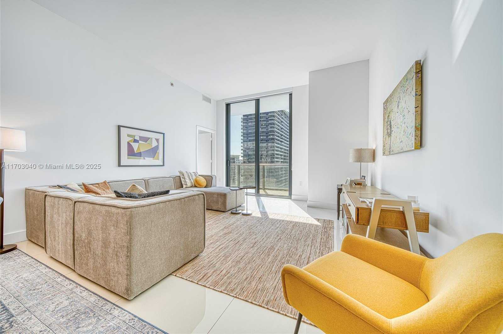 Small Image of 45 SOUTH WEST 9TH ST #LPH 4504, Miami Number 3