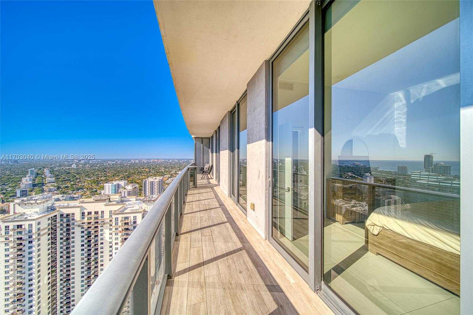 Small Image of 45 SOUTH WEST 9TH ST #LPH 4504, Miami Number 38