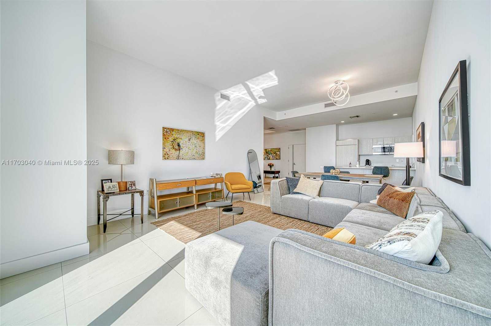 Small Image of 45 SOUTH WEST 9TH ST #LPH 4504, Miami Number 4