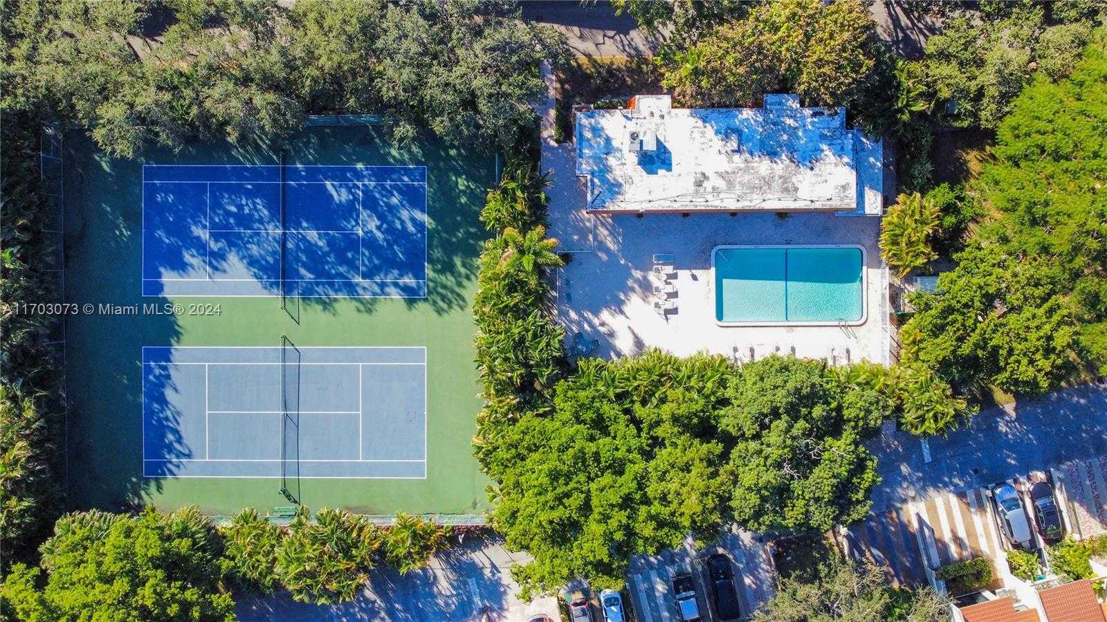 Small Image of 730 EAST COCO PLUM CIR #3, Plantation Number 2
