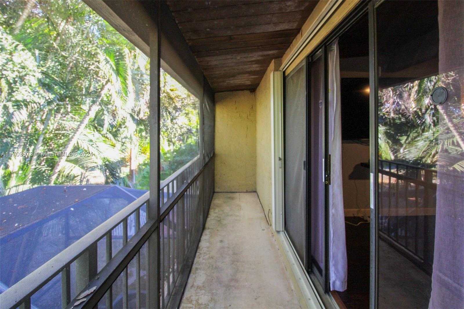 Small Image of 730 EAST COCO PLUM CIR #3, Plantation Number 20