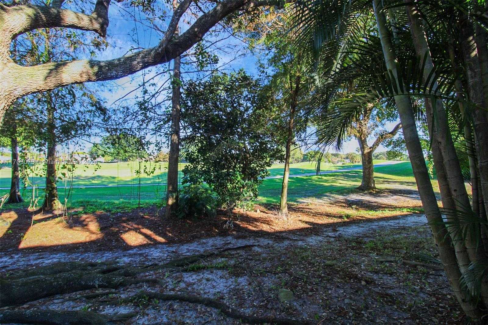 Small Image of 730 EAST COCO PLUM CIR #3, Plantation Number 23
