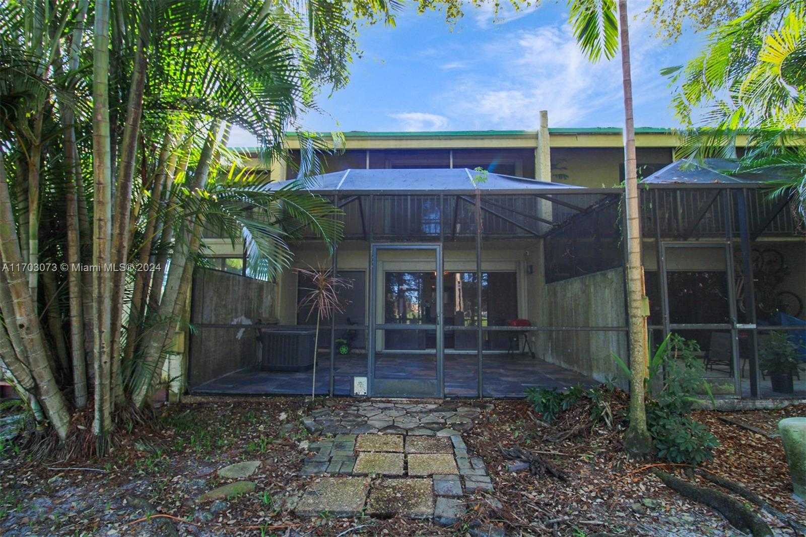 Small Image of 730 EAST COCO PLUM CIR #3, Plantation Number 24