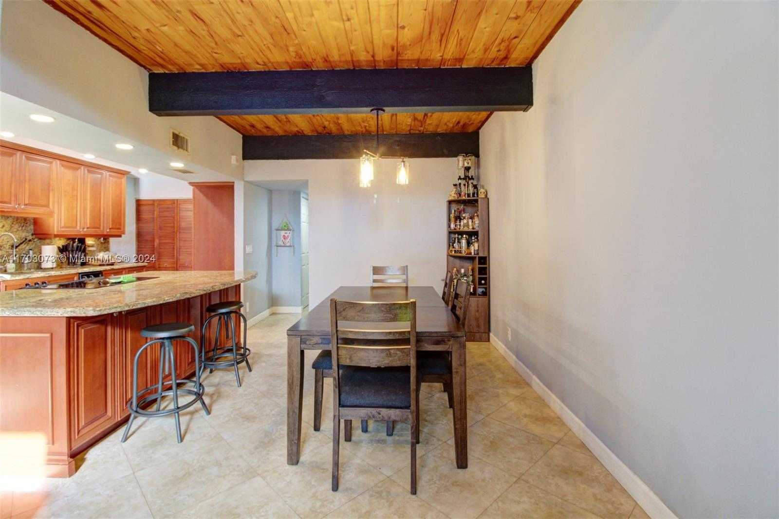 Small Image of 730 EAST COCO PLUM CIR #3, Plantation Number 6