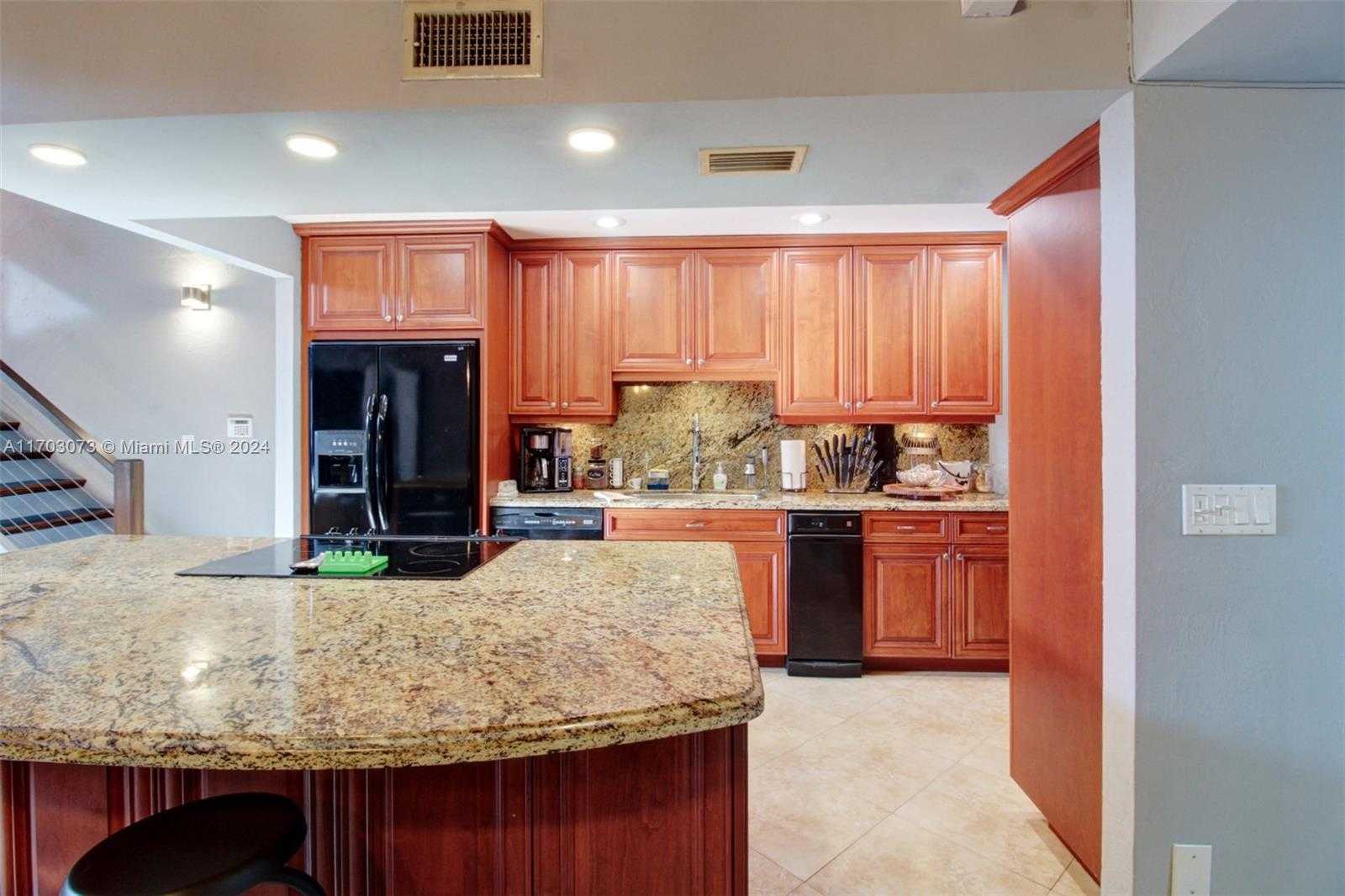 Small Image of 730 EAST COCO PLUM CIR #3, Plantation Number 8