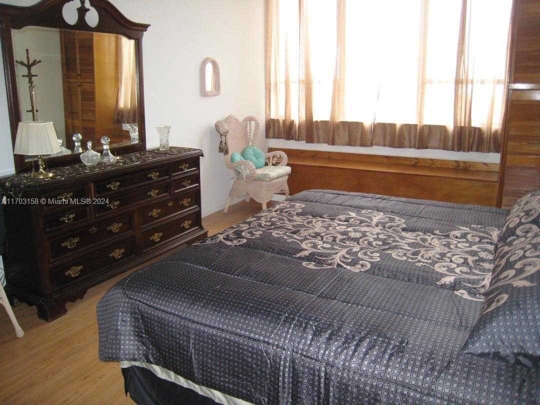 Small Image of 5005 COLLINS AVE #1502, Miami Beach Number 16