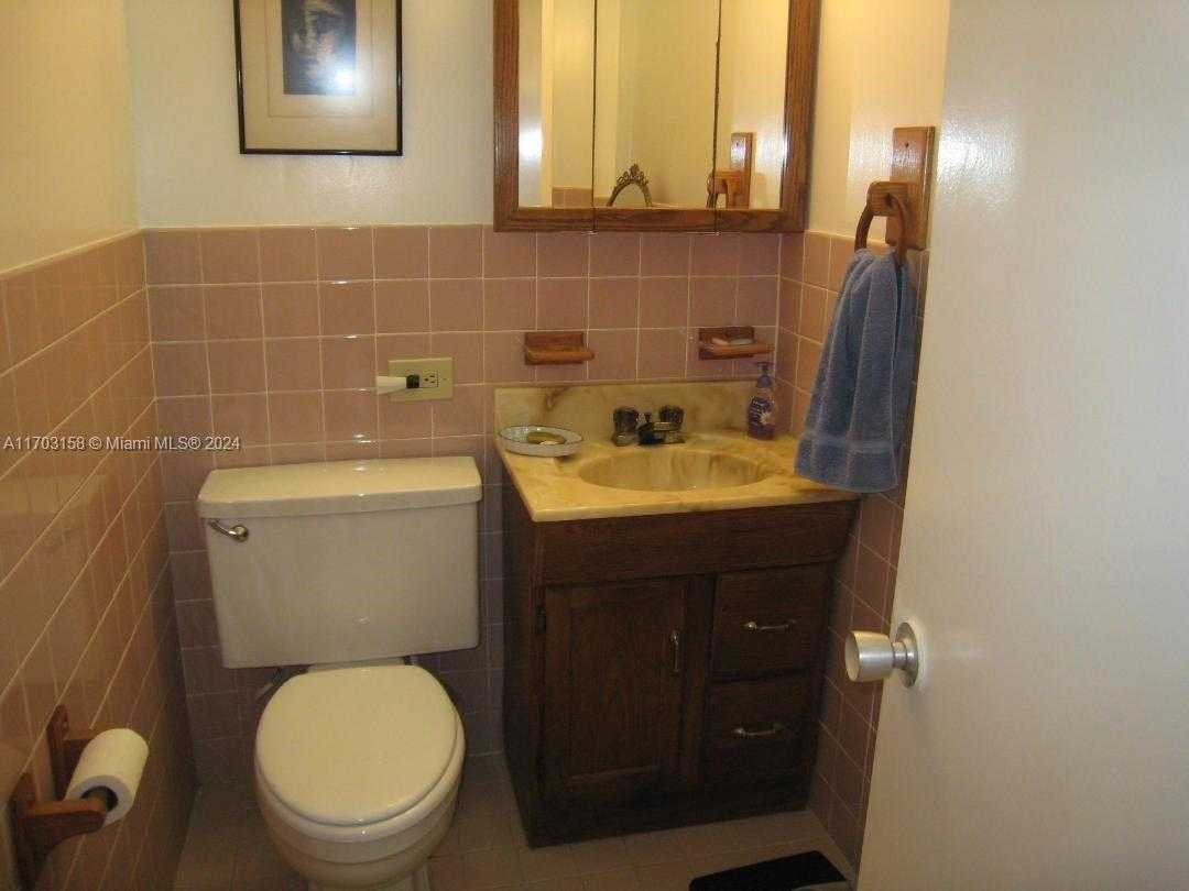 Small Image of 5005 COLLINS AVE #1502, Miami Beach Number 18
