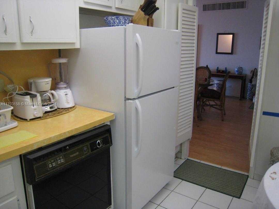Small Image of 5005 COLLINS AVE #1502, Miami Beach Number 19
