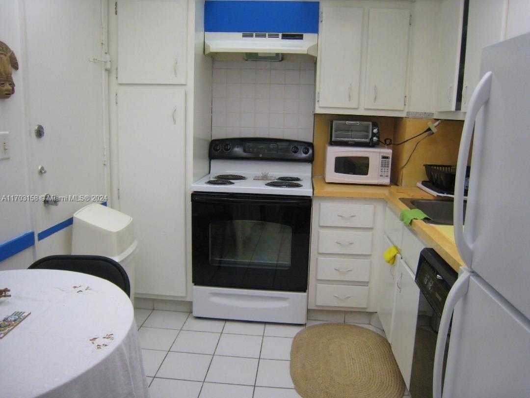 Small Image of 5005 COLLINS AVE #1502, Miami Beach Number 20