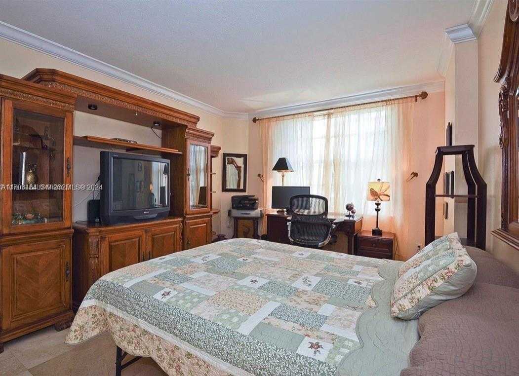 Small Image of 1985 SOUTH OCEAN DR #2F, Hallandale Beach Number 7