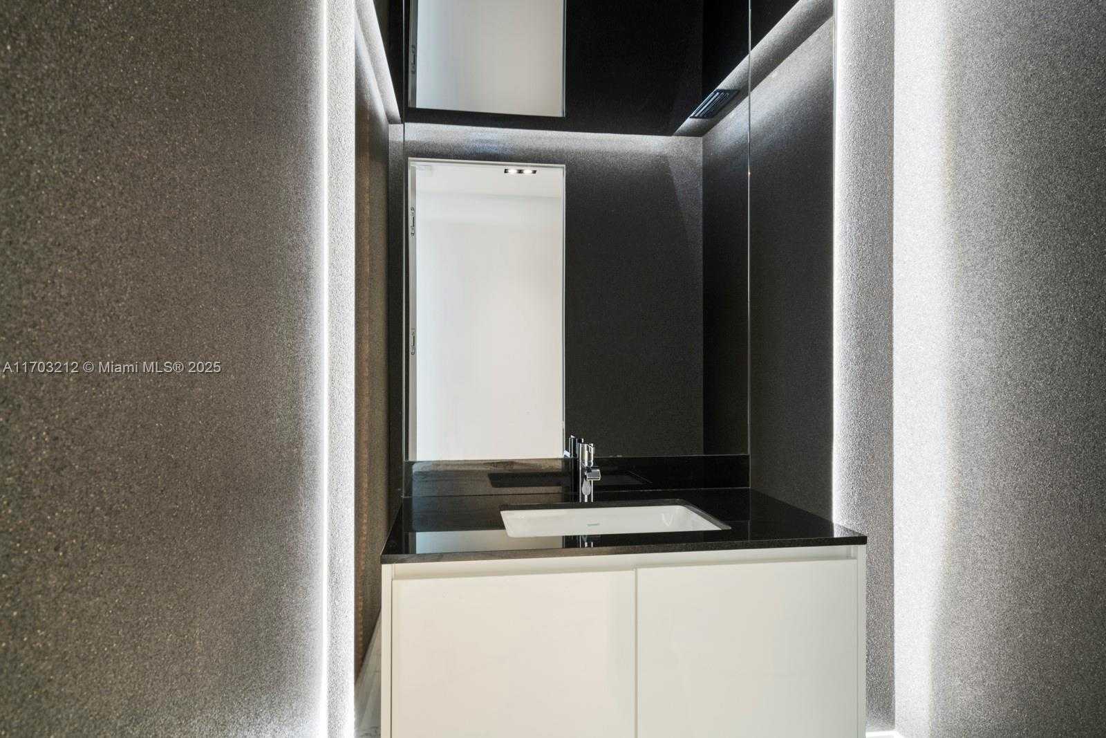 Small Image of 18555 COLLINS AVE #4204, Sunny Isles Beach Number 26