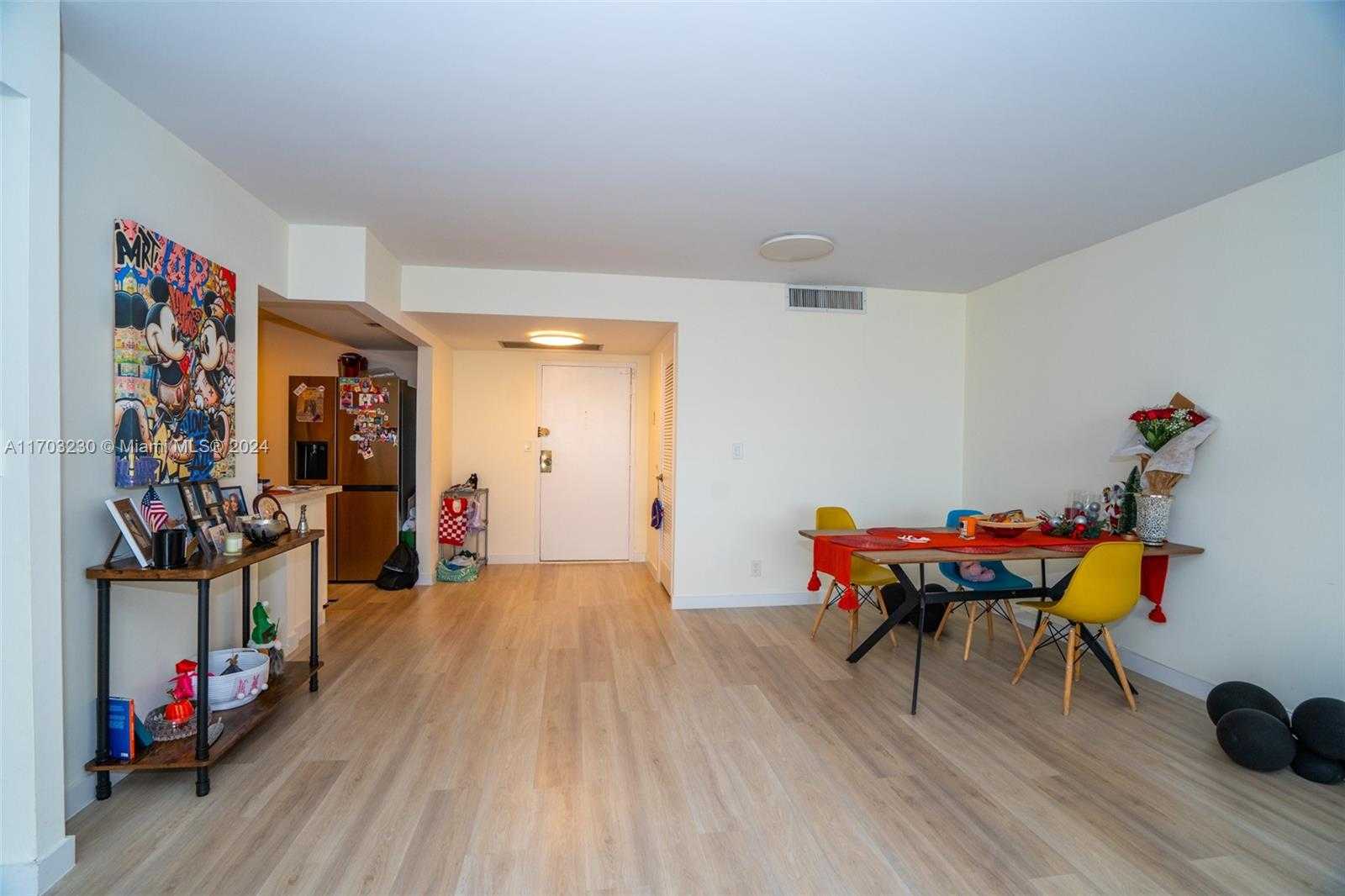 Small Image of 2500 PARKVIEW DR #2020, Hallandale Beach Number 3