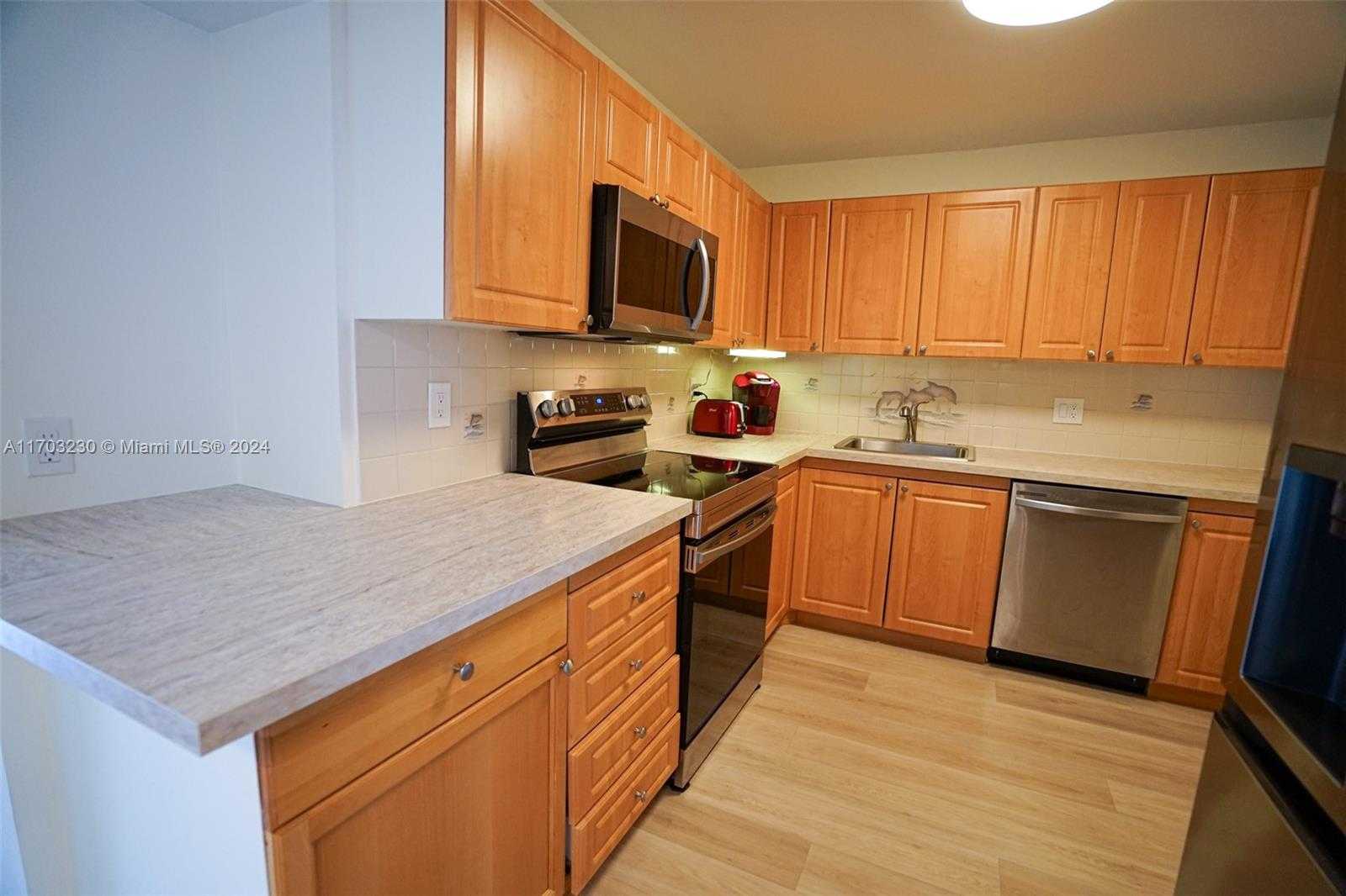 Small Image of 2500 PARKVIEW DR #2020, Hallandale Beach Number 5