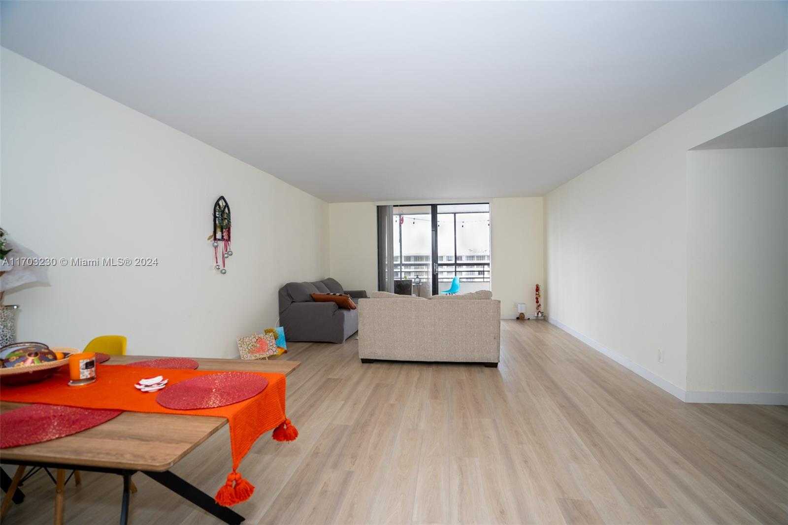 Small Image of 2500 PARKVIEW DR #2020, Hallandale Beach Number 6