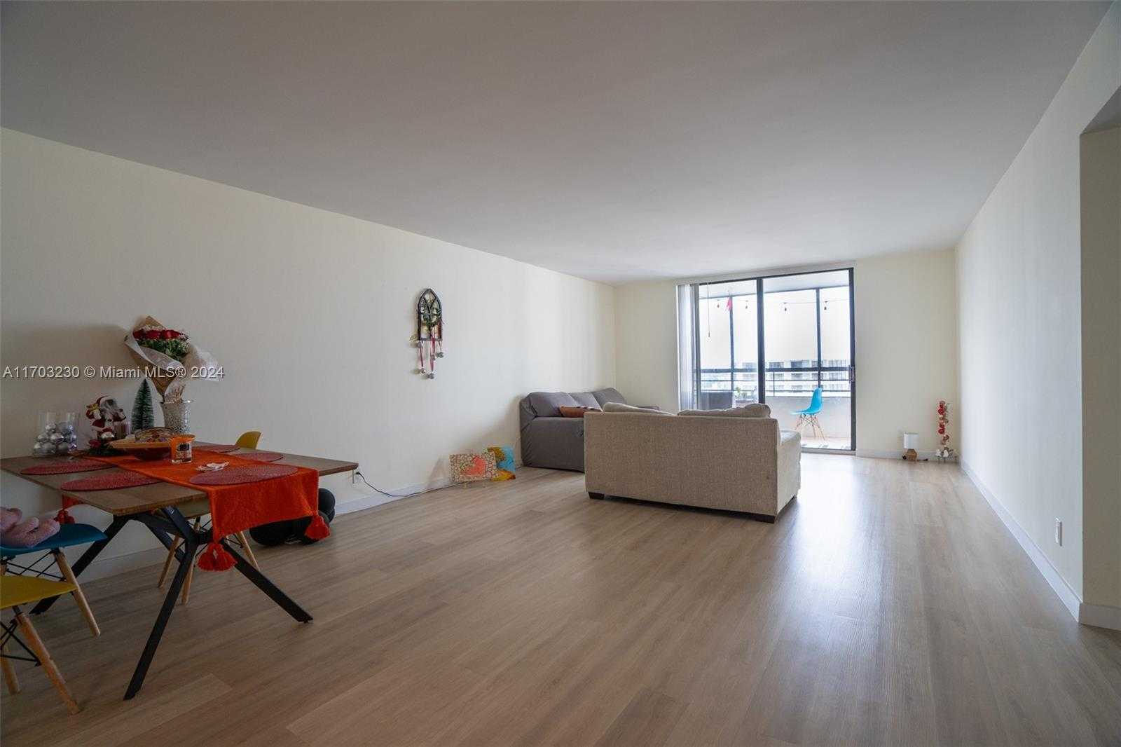 Small Image of 2500 PARKVIEW DR #2020, Hallandale Beach Number 7