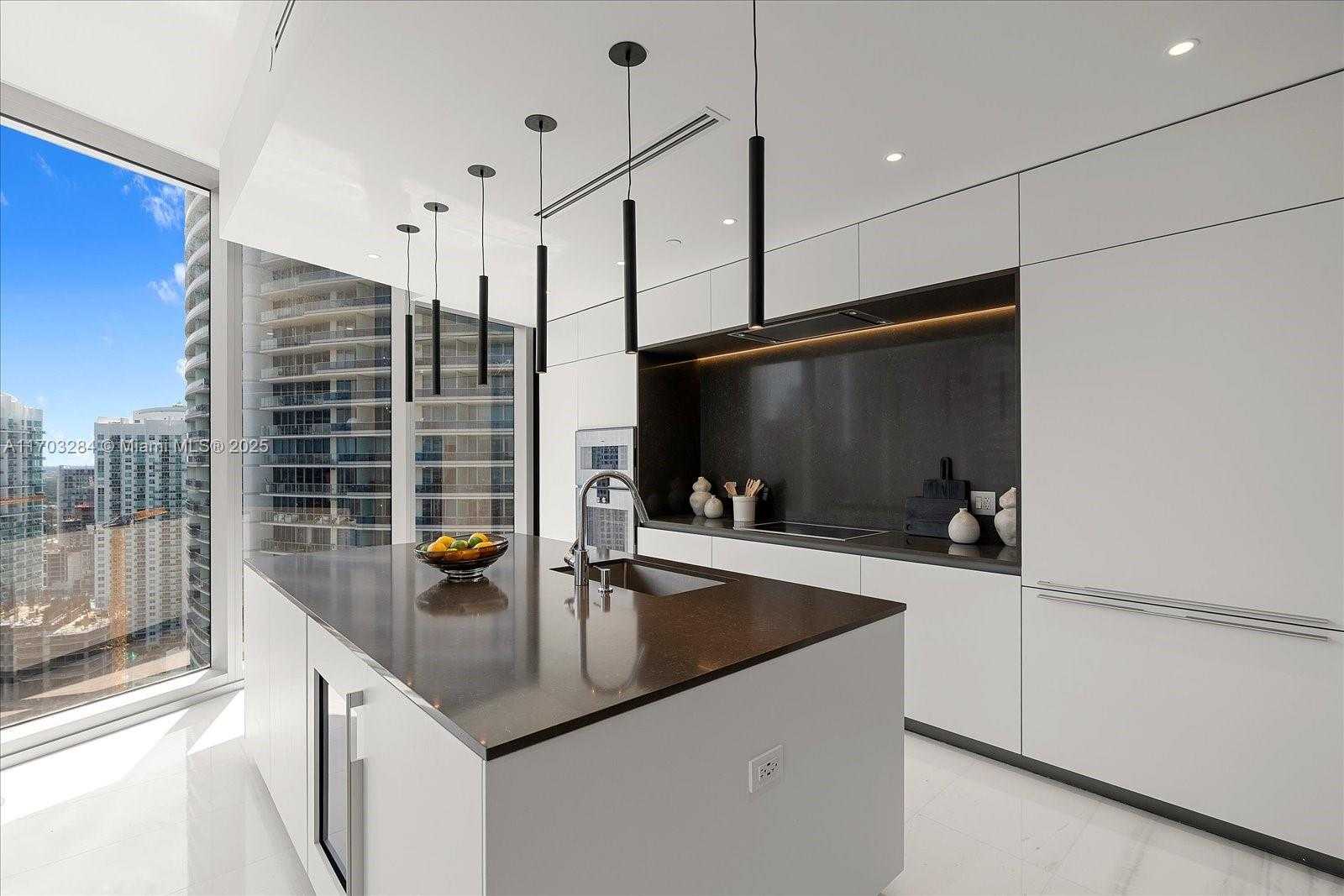 Small Image of 300 BISCAYNE BLVD WAY #3407, Miami Number 10