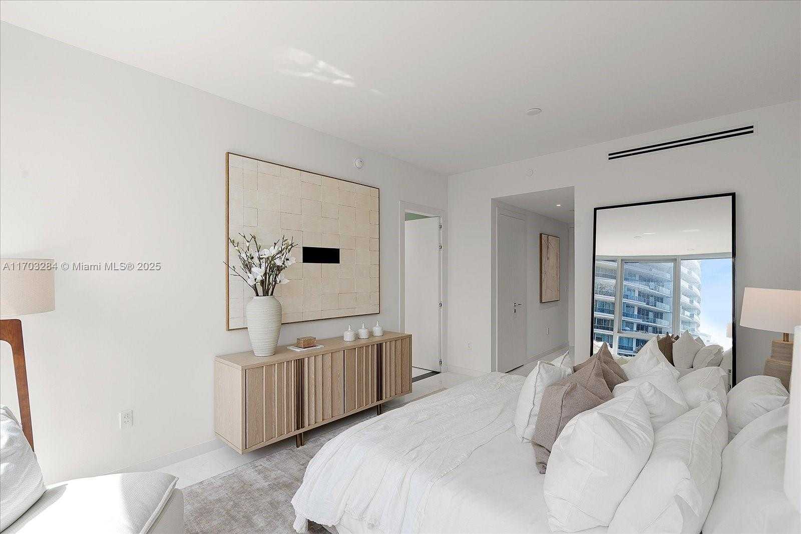 Small Image of 300 BISCAYNE BLVD WAY #3407, Miami Number 15