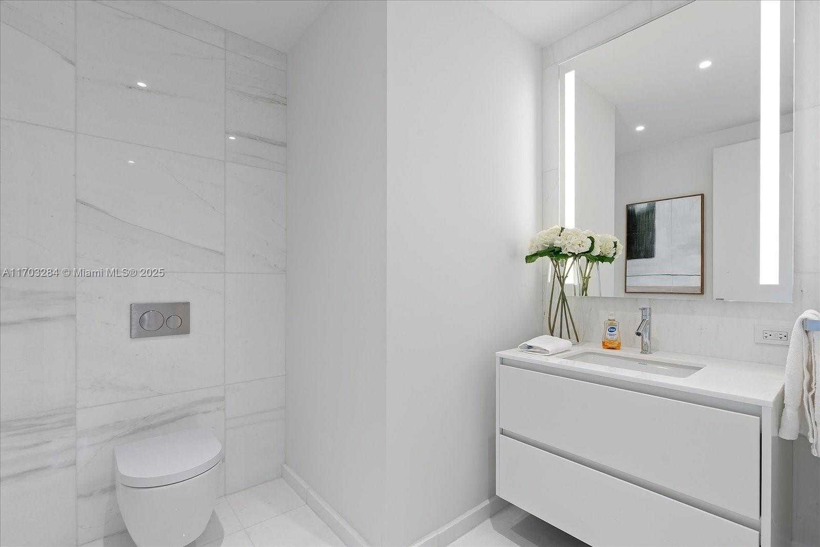 Small Image of 300 BISCAYNE BLVD WAY #3407, Miami Number 18