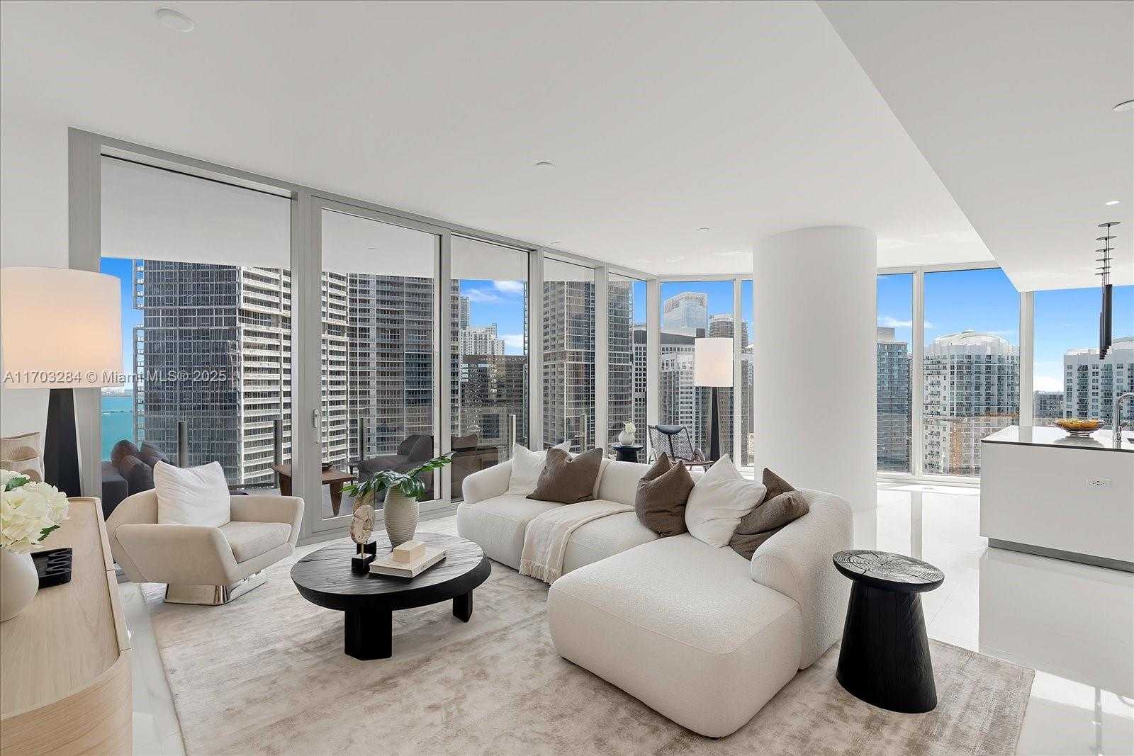 Small Image of 300 BISCAYNE BLVD WAY #3407, Miami Number 2