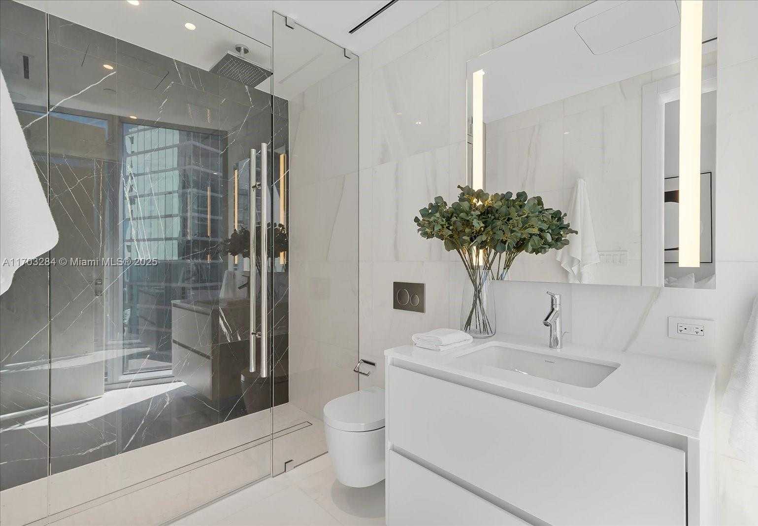 Small Image of 300 BISCAYNE BLVD WAY #3407, Miami Number 20