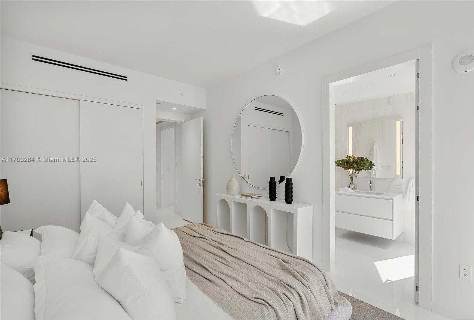 Small Image of 300 BISCAYNE BLVD WAY #3407, Miami Number 21