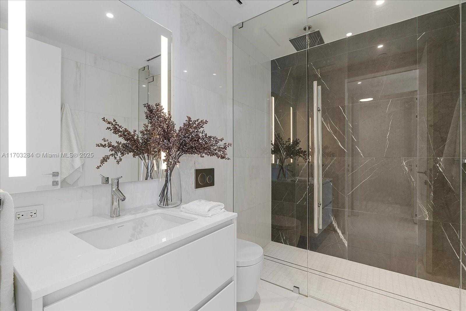 Small Image of 300 BISCAYNE BLVD WAY #3407, Miami Number 23