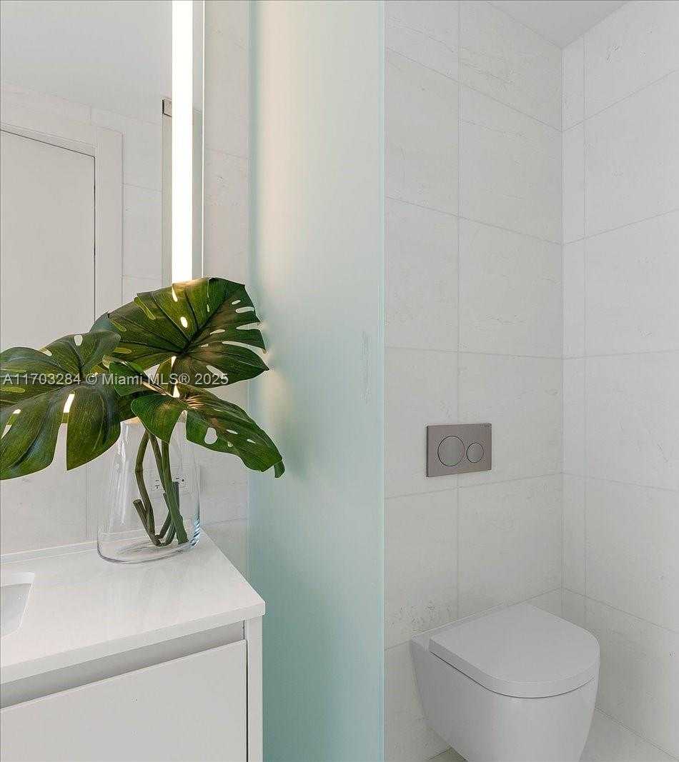 Small Image of 300 BISCAYNE BLVD WAY #3407, Miami Number 27