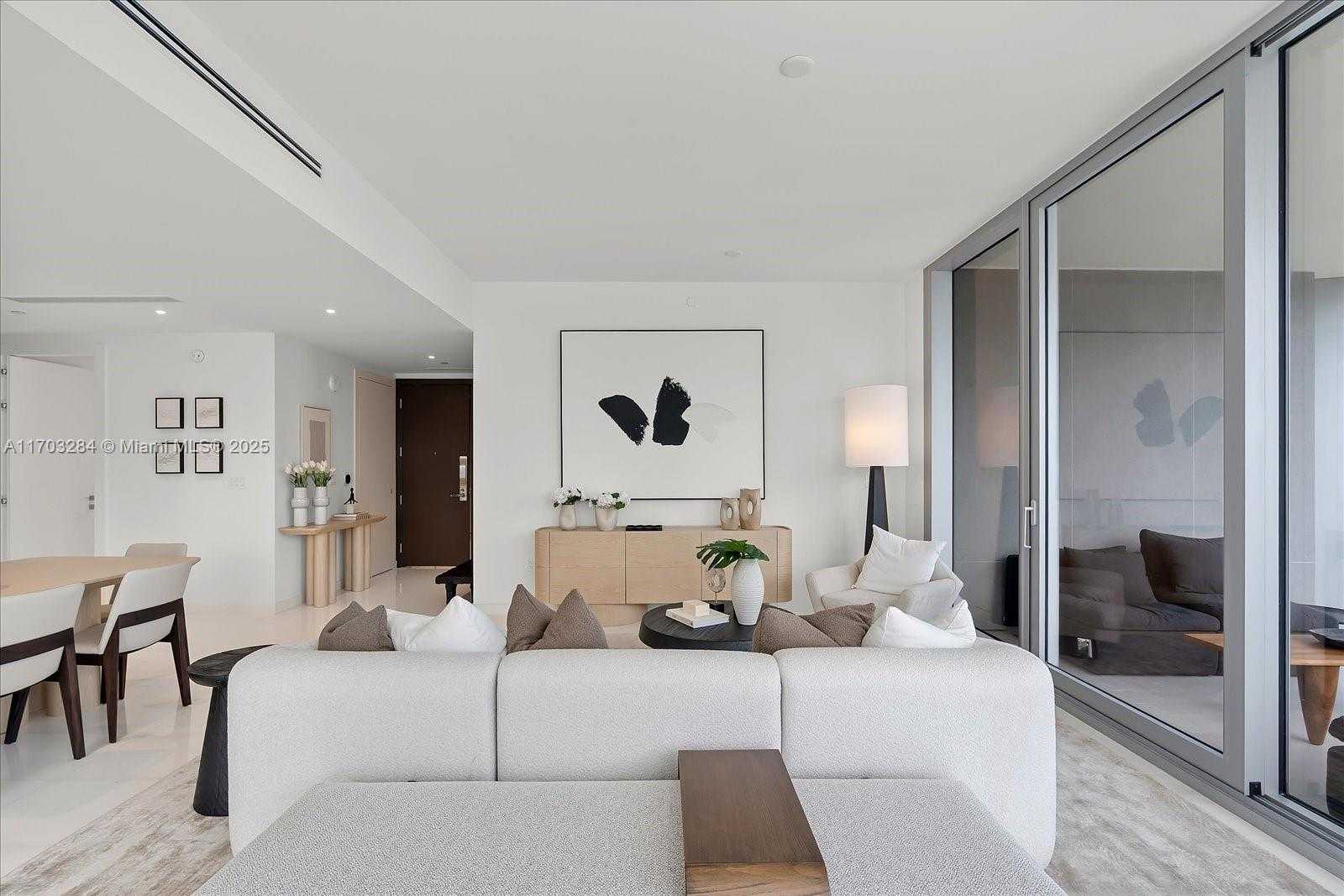 Small Image of 300 BISCAYNE BLVD WAY #3407, Miami Number 3