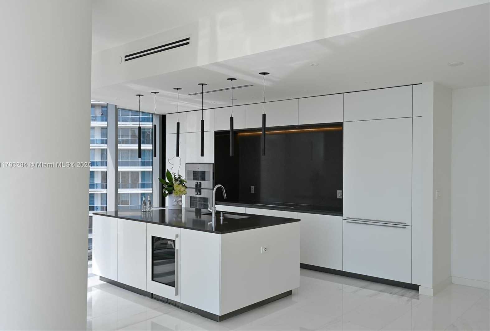 Small Image of 300 BISCAYNE BLVD WAY #3407, Miami Number 61