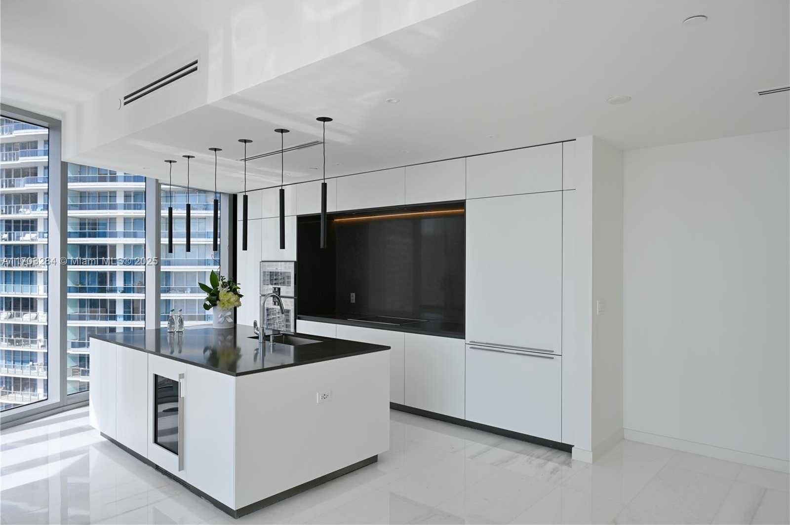 Small Image of 300 BISCAYNE BLVD WAY #3407, Miami Number 63