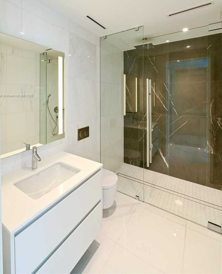 Small Image of 300 BISCAYNE BLVD WAY #3407, Miami Number 74