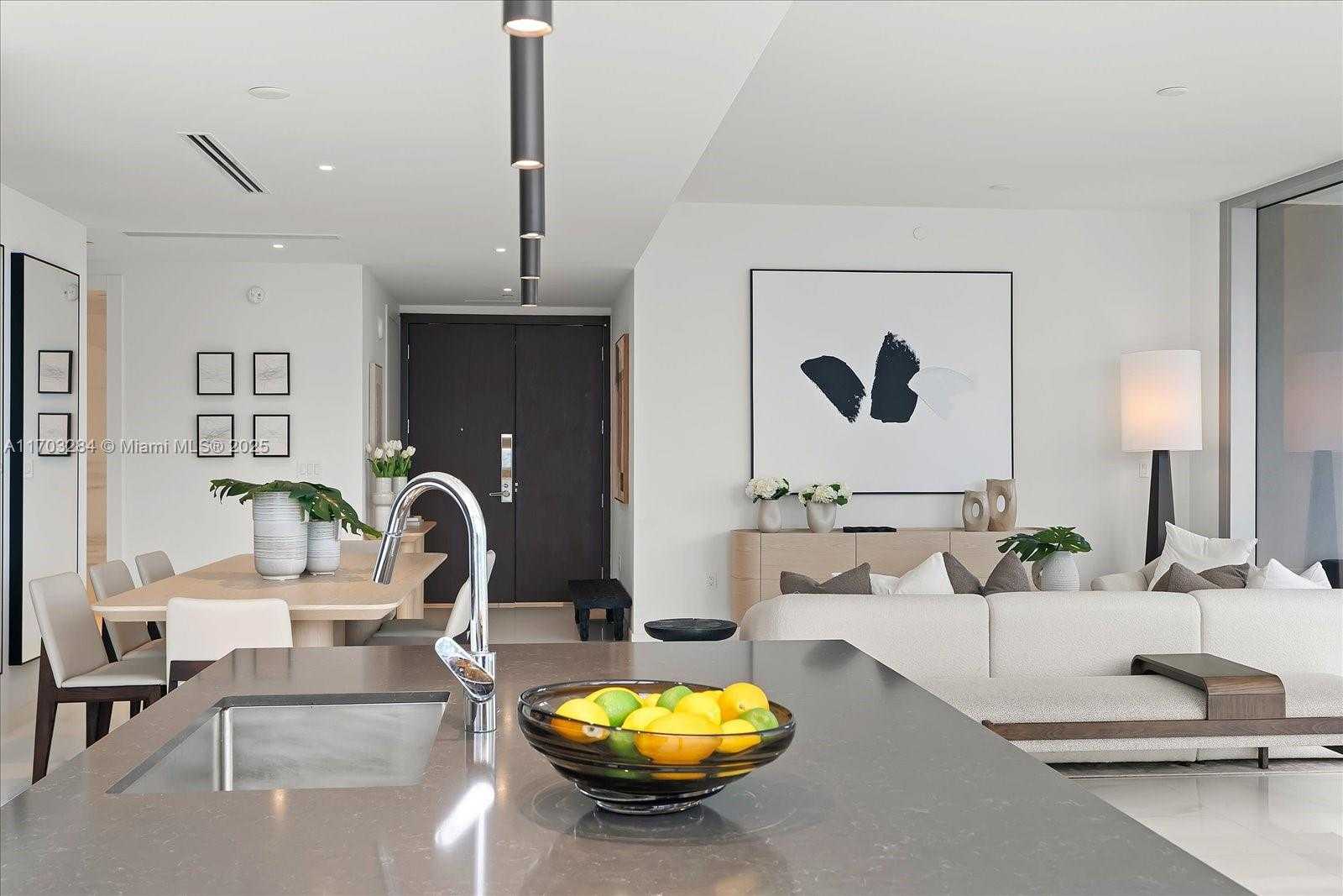 Small Image of 300 BISCAYNE BLVD WAY #3407, Miami Number 8