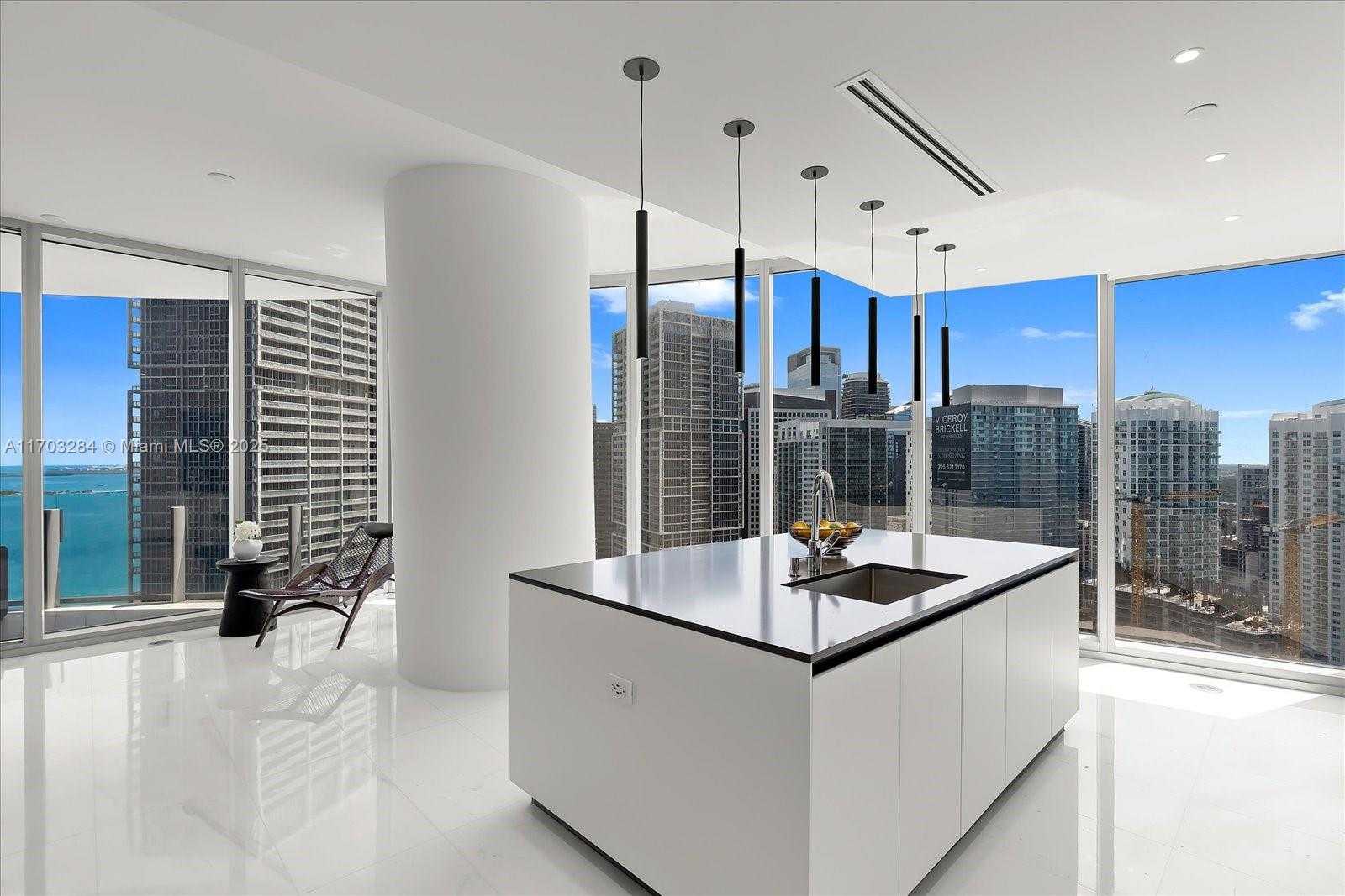 Small Image of 300 BISCAYNE BLVD WAY #3407, Miami Number 9