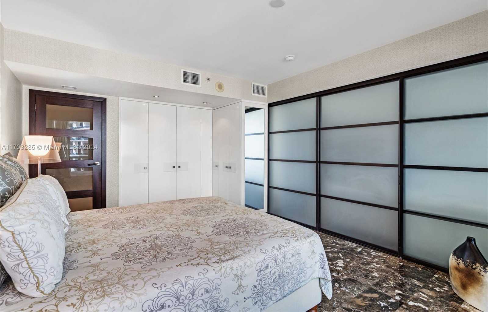 Small Image of 5875 COLLINS AVE #1503, Miami Beach Number 19