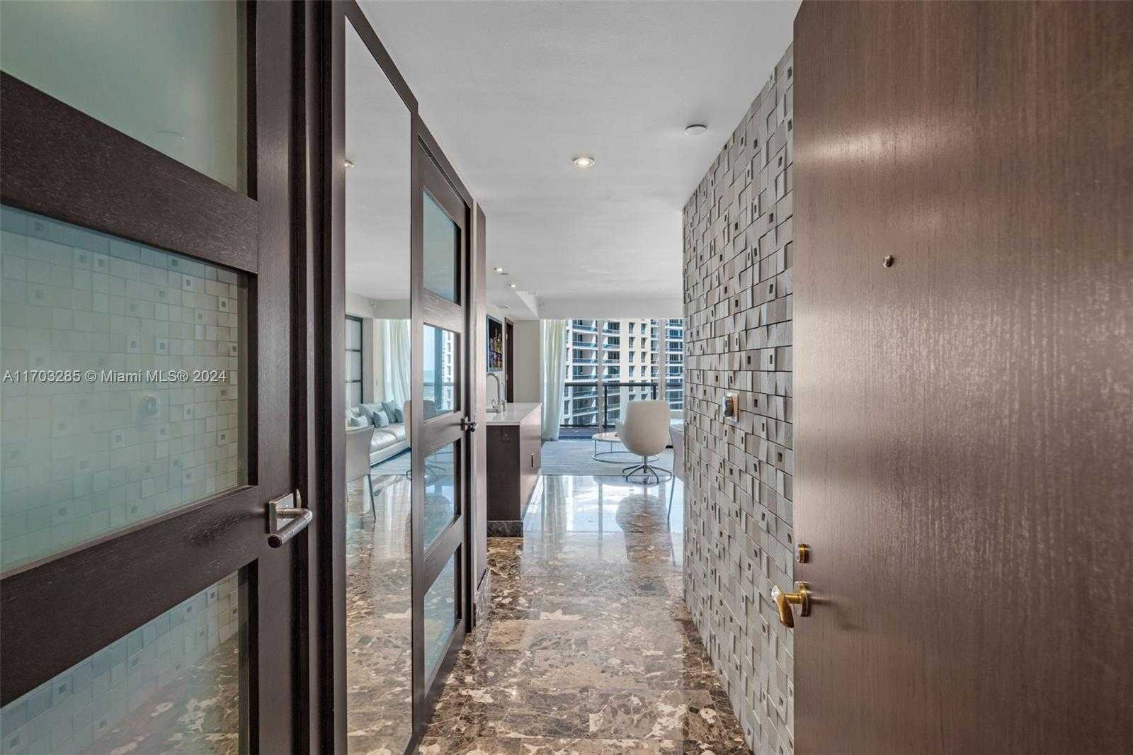 Small Image of 5875 COLLINS AVE #1503, Miami Beach Number 7