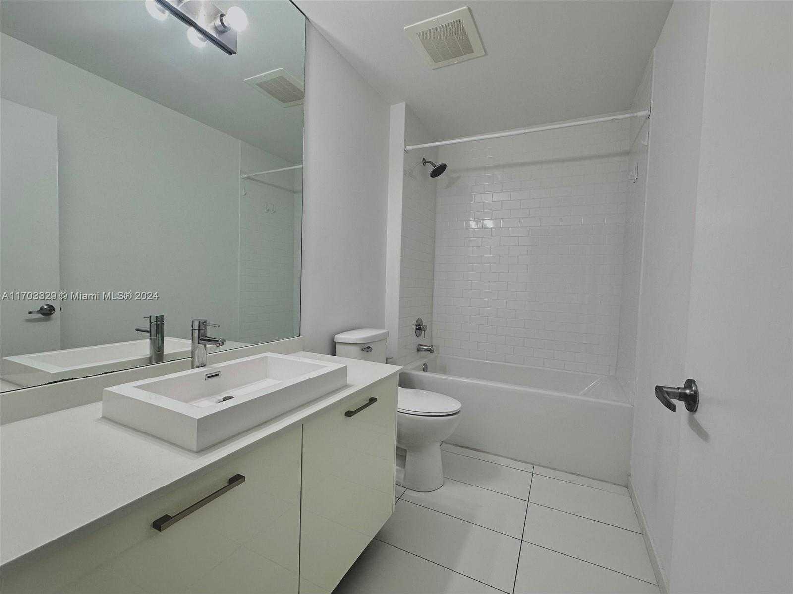 Small Image of 151 SOUTH EAST 1ST ST #1501, Miami Number 7