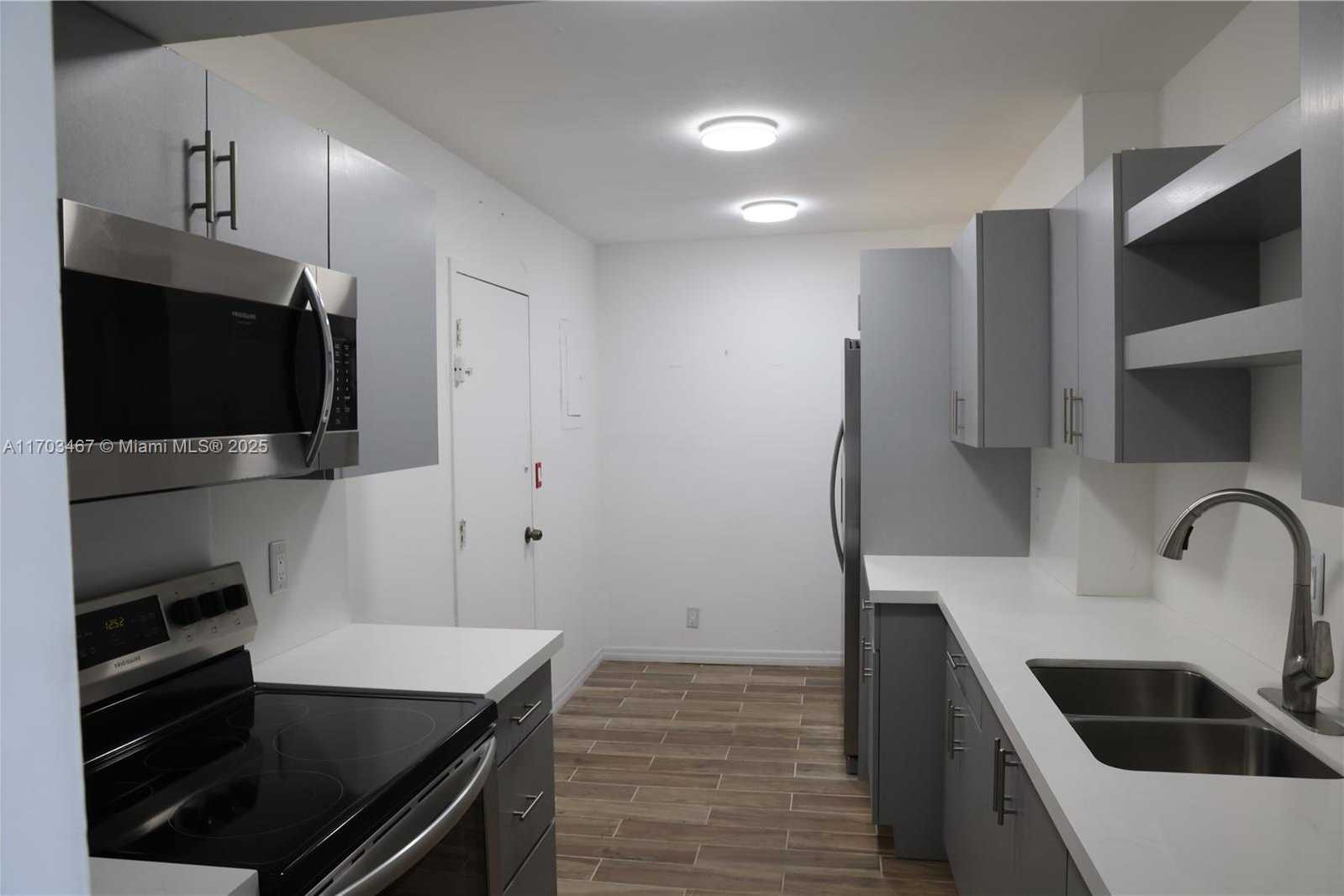 Small Image of 4400 HILLCREST DR #604A, Hollywood Number 10