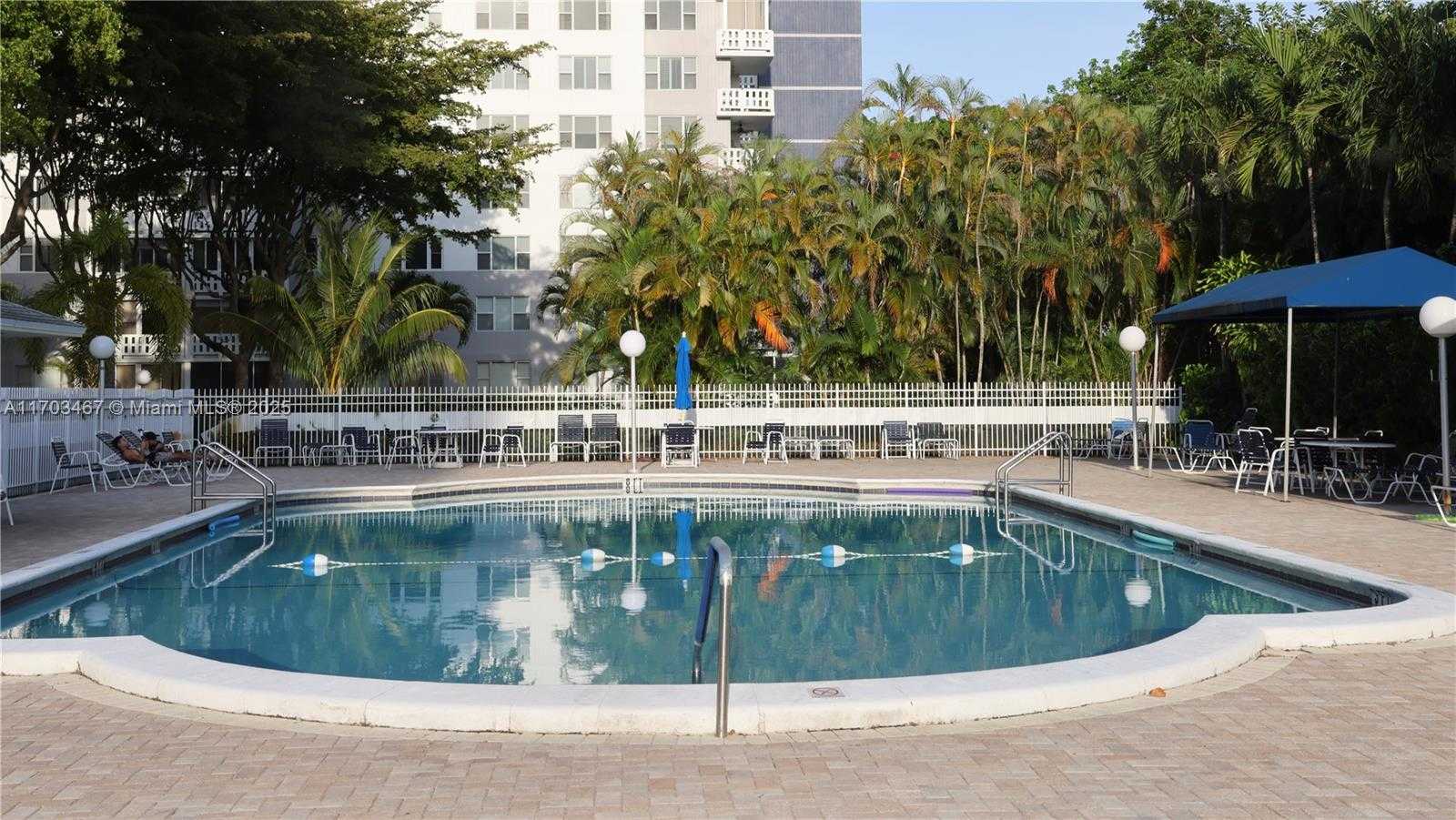 Small Image of 4400 HILLCREST DR #604A, Hollywood Number 23