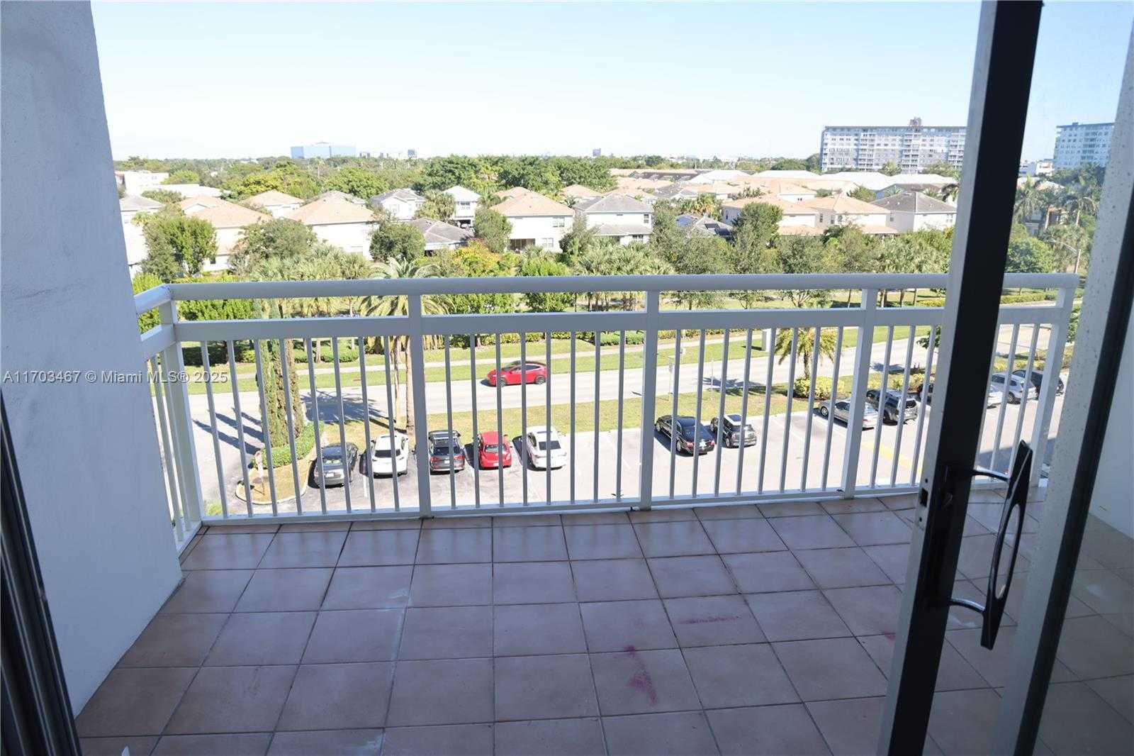 Small Image of 4400 HILLCREST DR #604A, Hollywood Number 4
