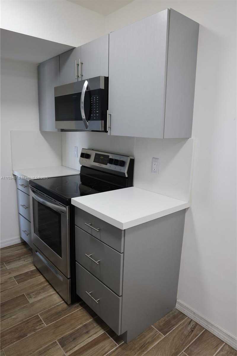 Small Image of 4400 HILLCREST DR #604A, Hollywood Number 6