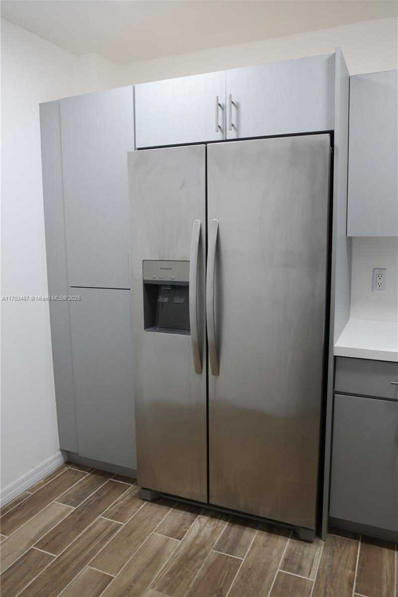 Small Image of 4400 HILLCREST DR #604A, Hollywood Number 7