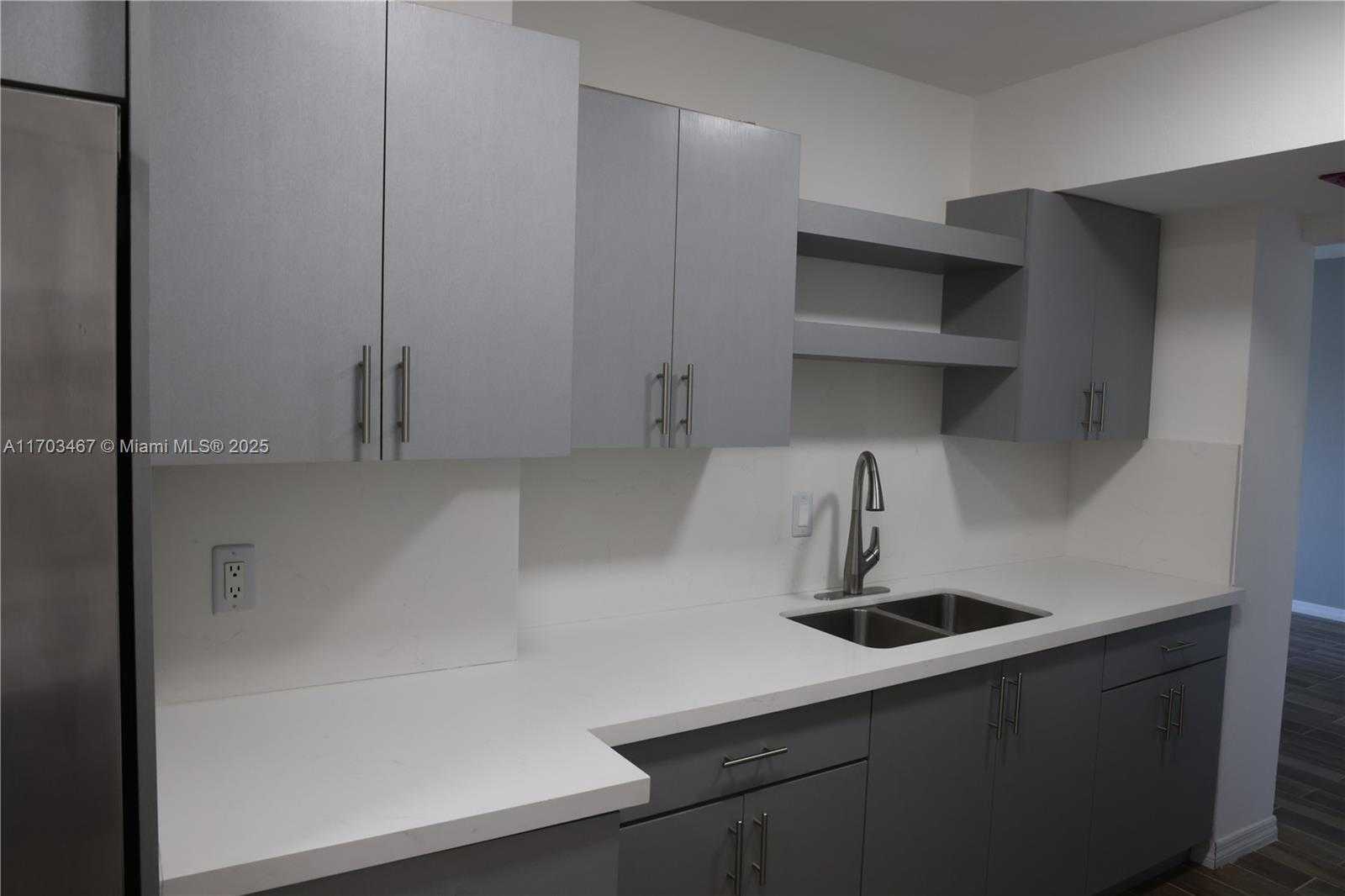 Small Image of 4400 HILLCREST DR #604A, Hollywood Number 8