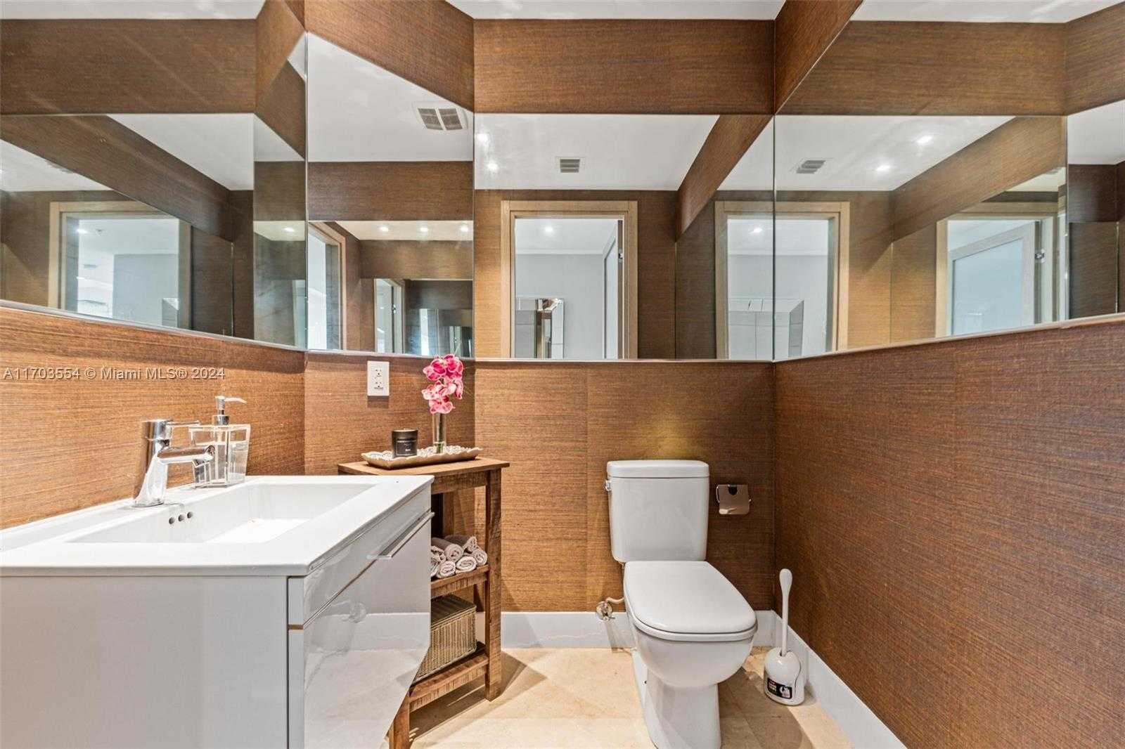 Small Image of 17301 BISCAYNE BLVD #PH-5, North Miami Beach Number 11