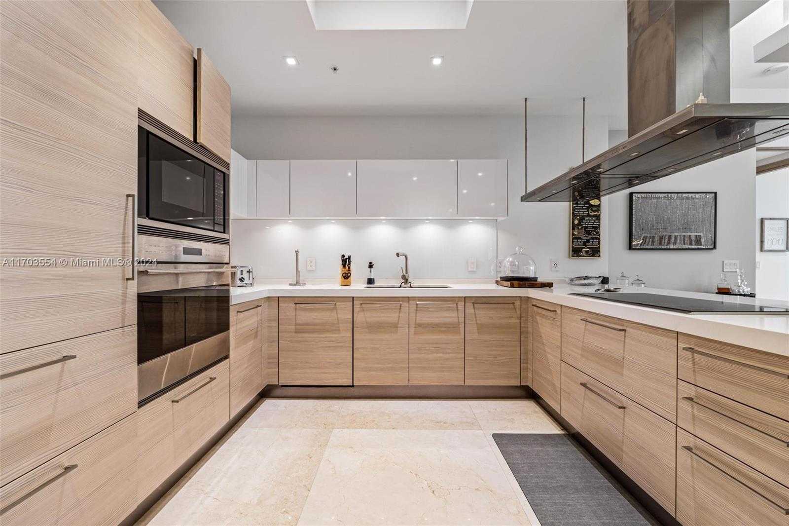 Small Image of 17301 BISCAYNE BLVD #PH-5, North Miami Beach Number 13