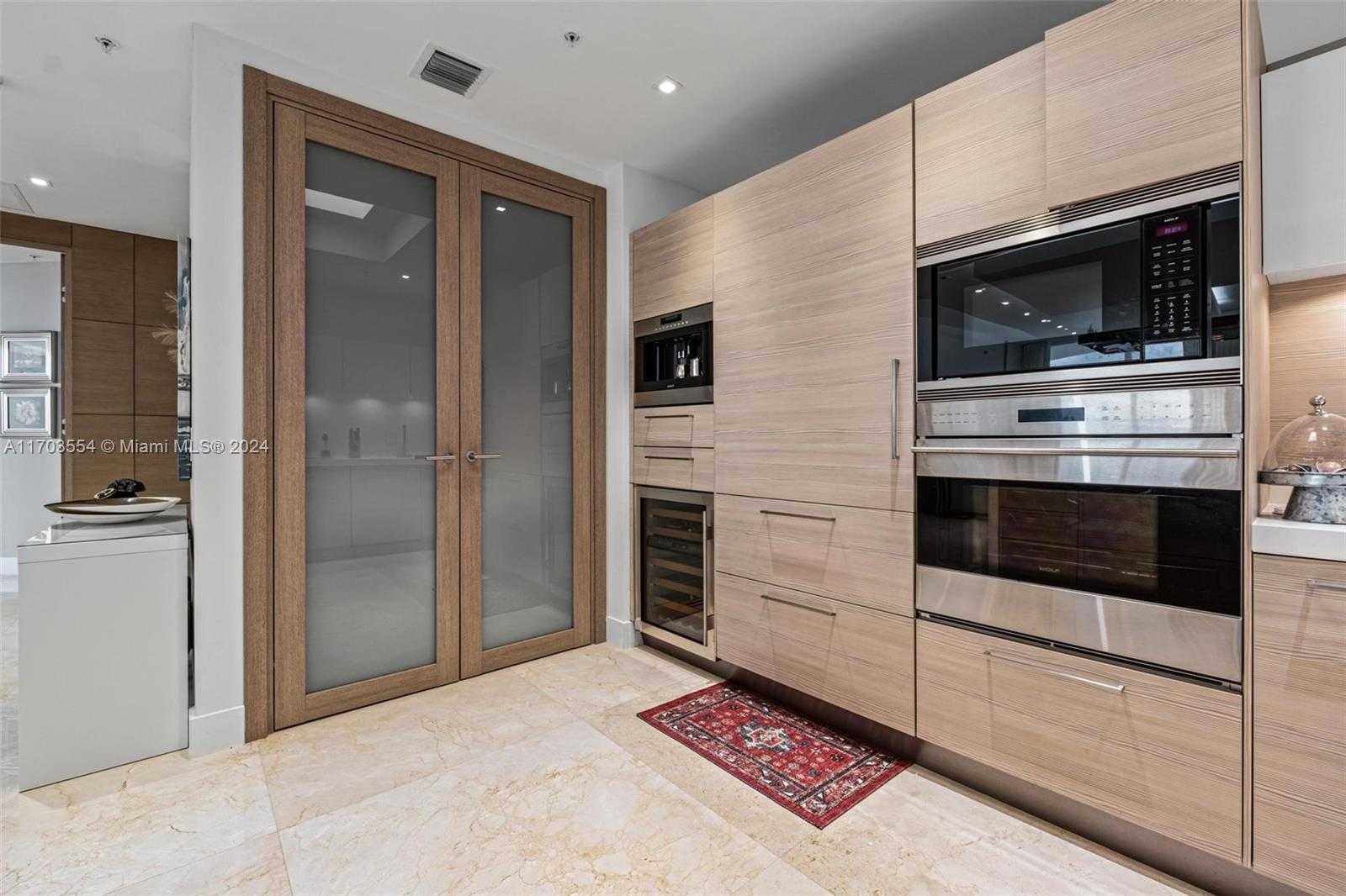 Small Image of 17301 BISCAYNE BLVD #PH-5, North Miami Beach Number 14